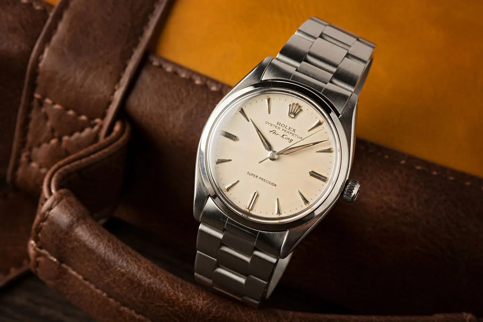 Best Minimalist Watches for a Sleek and Simple Style