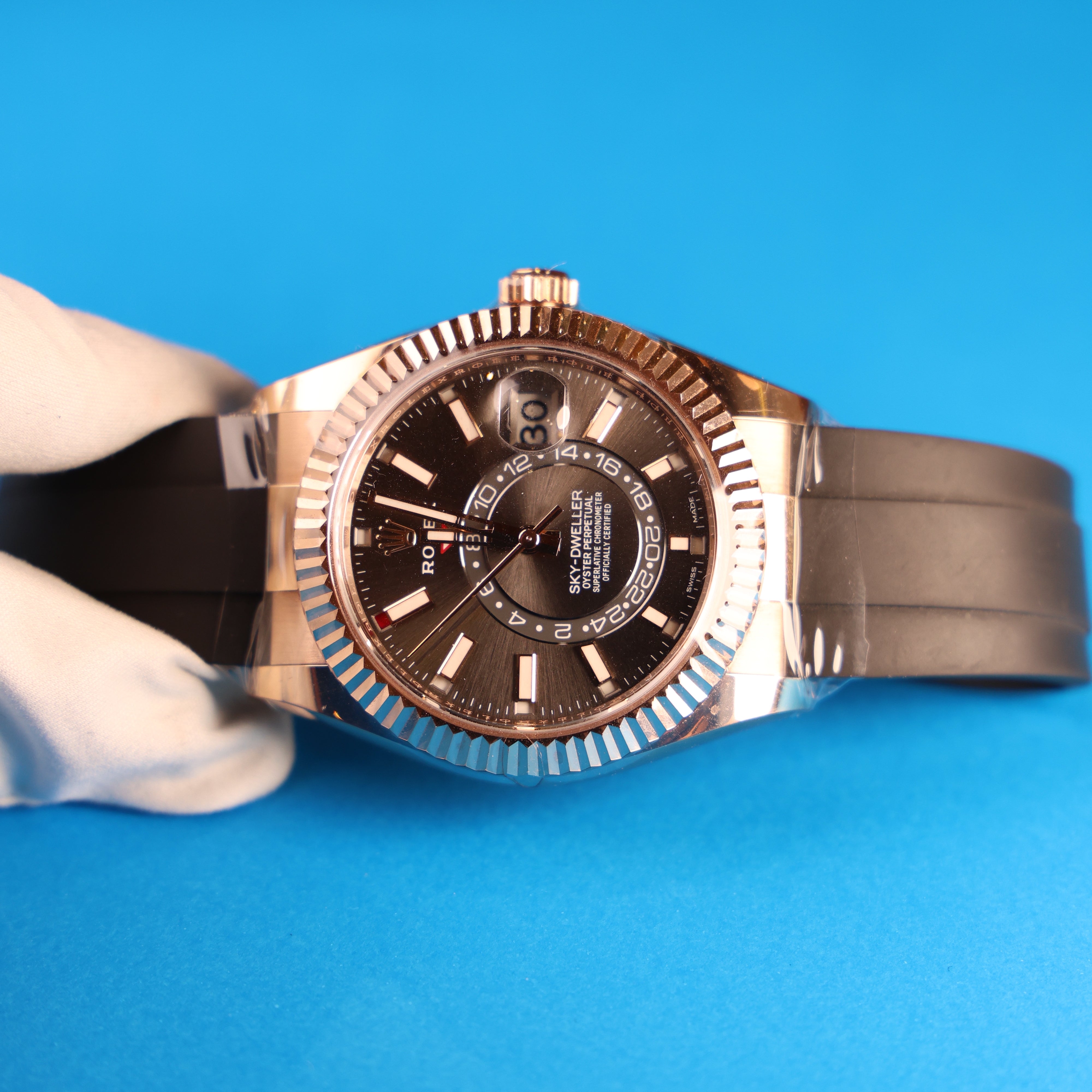 Rolex Sky-dweller Everose on Oysterflex - Watch